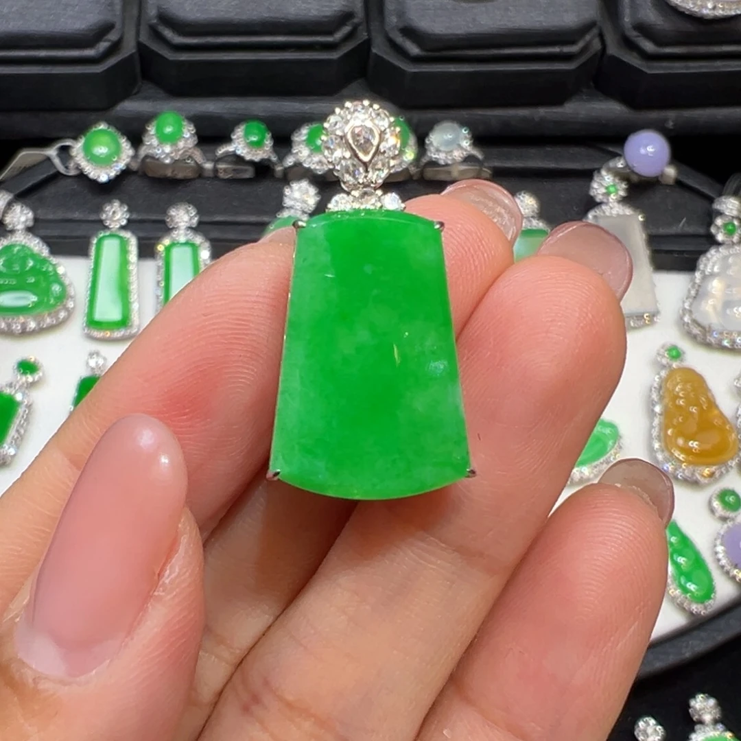 翡翠颈饰18K金镶嵌福****9翡翠