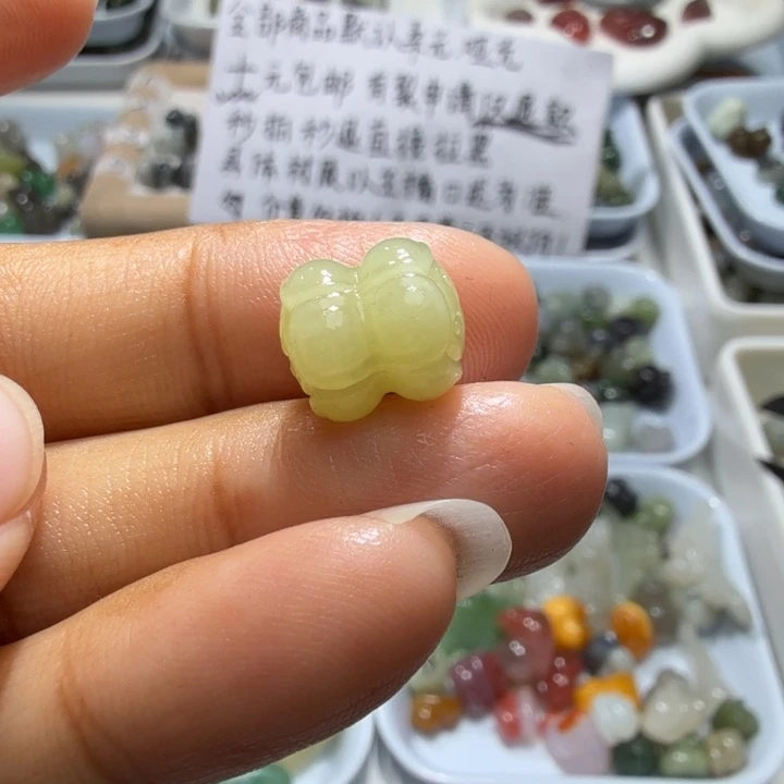 和田玉未镶嵌珠宝奇石