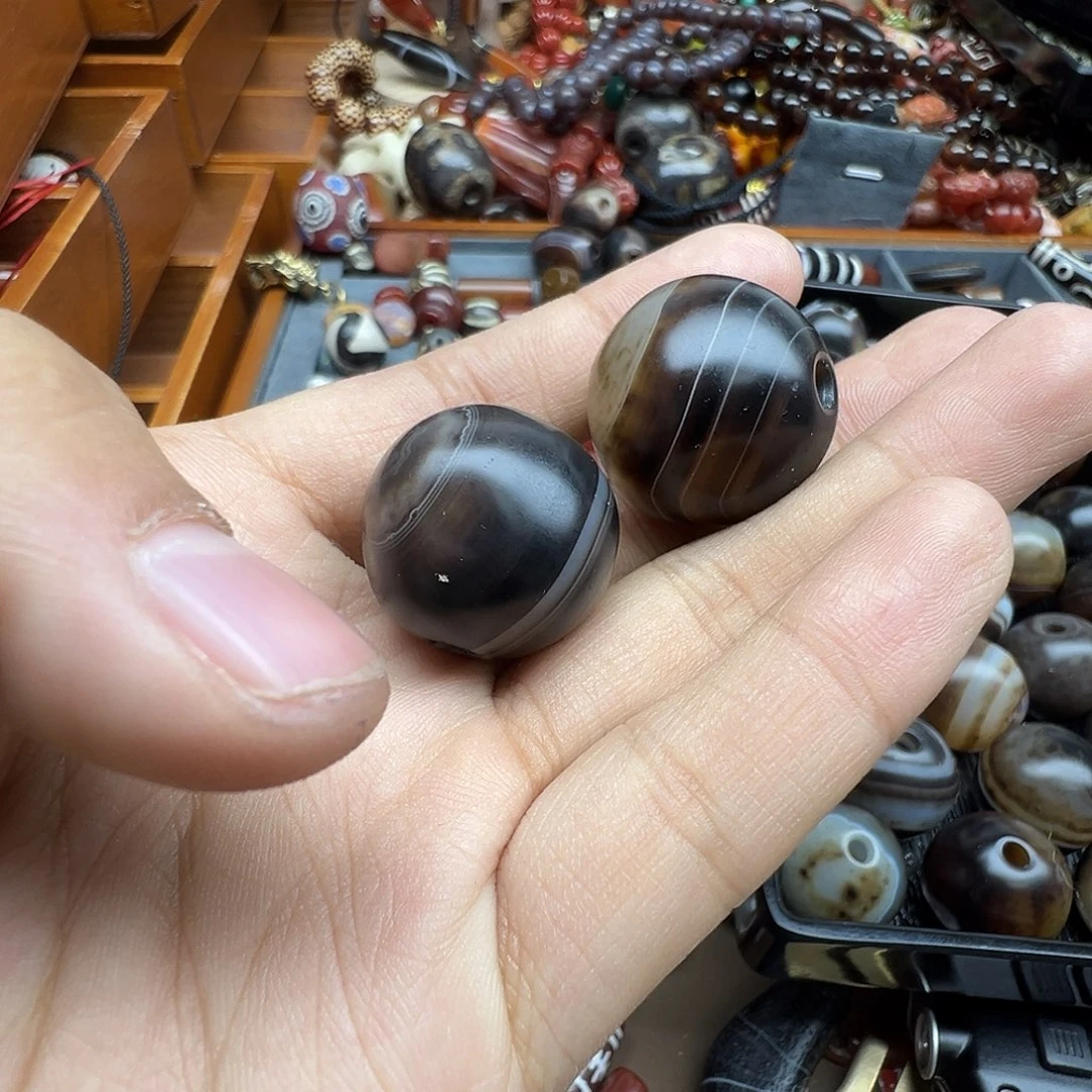 多***乐玛瑙/玉髓未镶嵌珠宝半成品