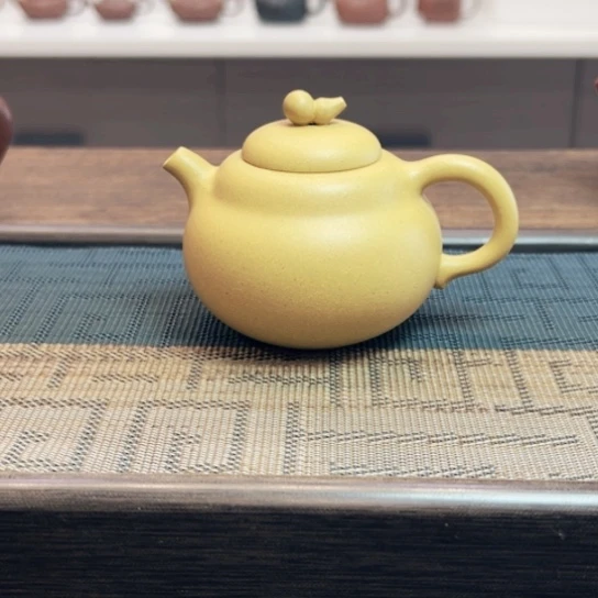 紫砂茶壶黄龙山原矿大水潭本绿半手工（150 cc）