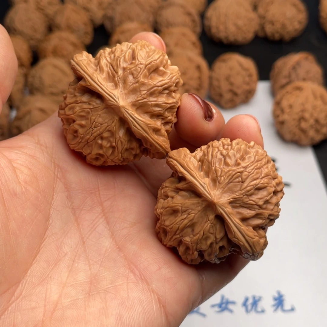 文玩核桃吊坠818。42灯