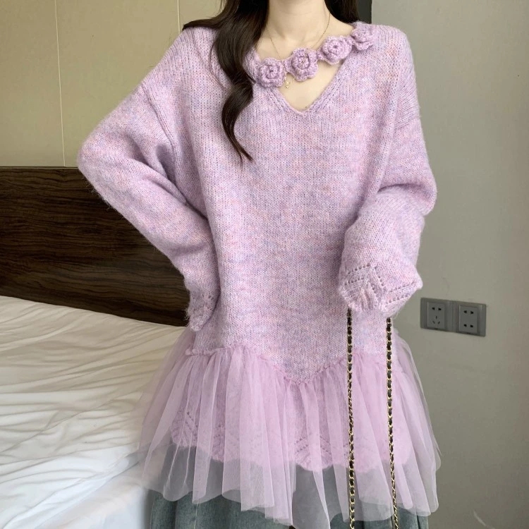 紫色立体花朵挂脖V领针织毛衣女春秋大码胖mm高级感网纱拼接上衣