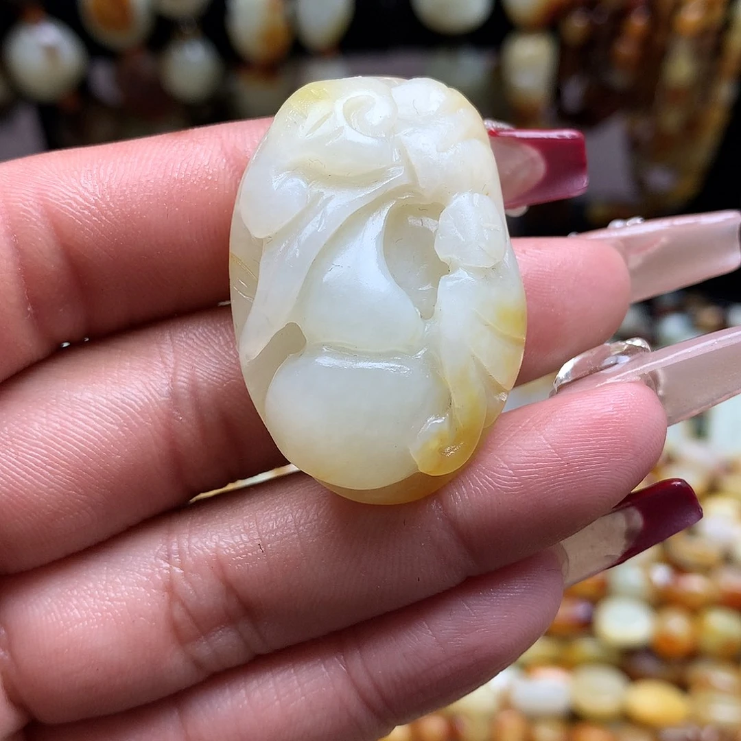 和田玉颈饰未镶嵌