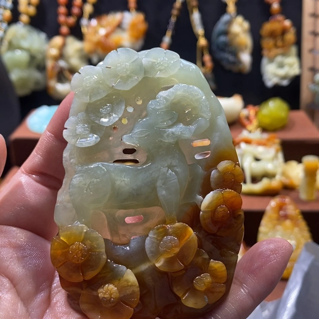 蛇纹石玉颈饰未镶嵌