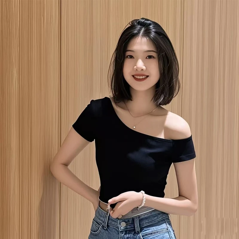 黑色斜肩短袖T恤女夏季辣妹穿搭不规则设计感修身短款露肩小上衣
