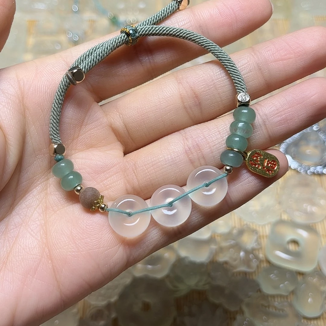 岫玉未镶嵌颈饰吊坠