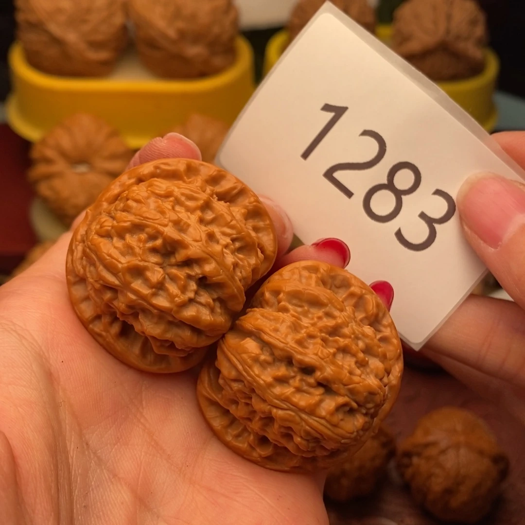 把件桃核白狮子38……