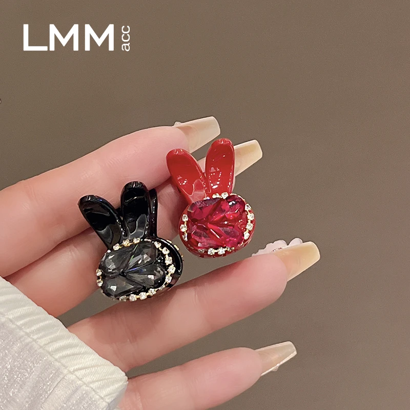 2025新款小兔子中国红色水钻抓夹女后脑勺夹子前额小号侧边夹头饰