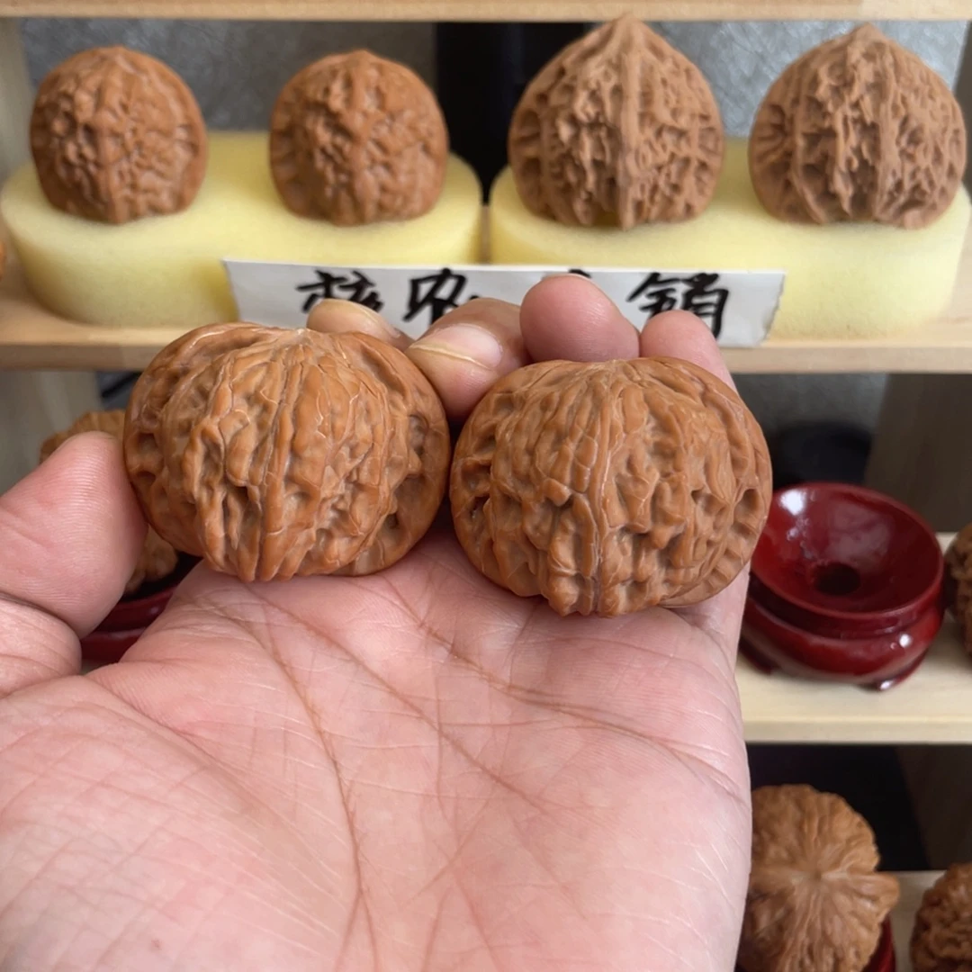 婷***.吊坠文玩核桃42.5磨盘蝴蝶