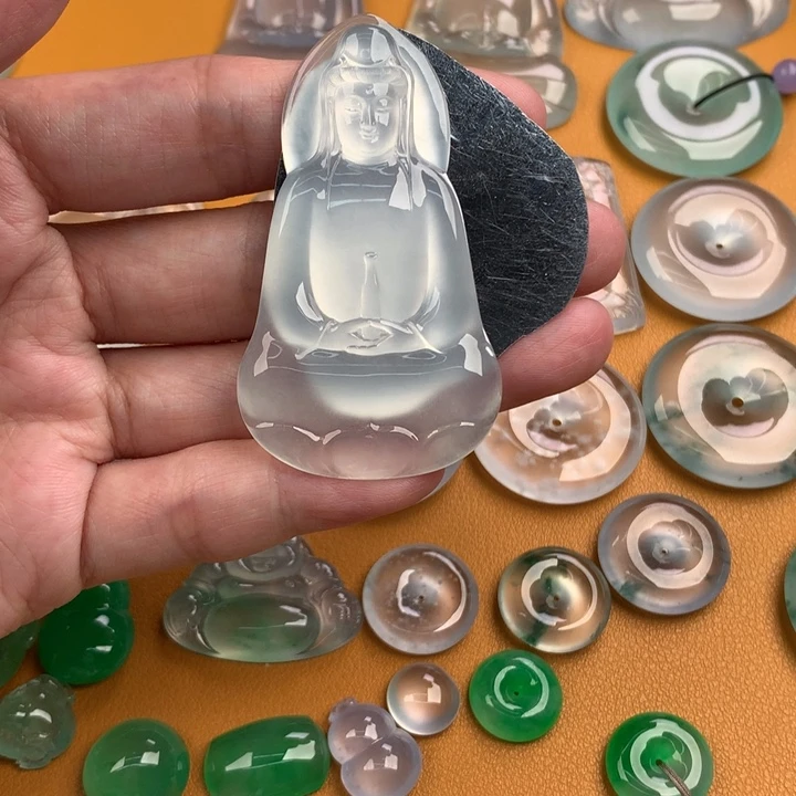 颈饰未镶嵌翡翠….