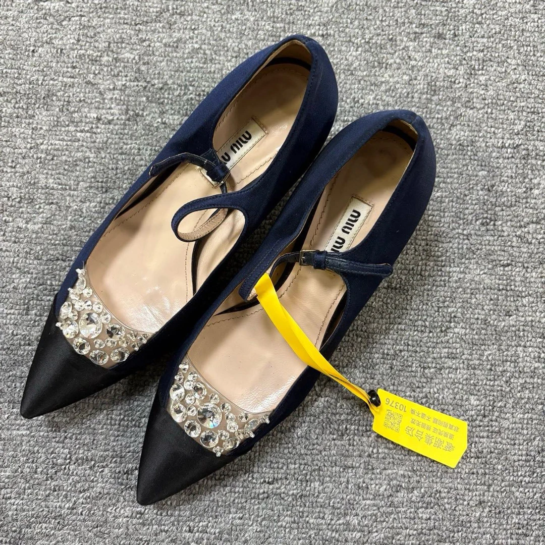 95新 MIU MIU/缪缪 优雅舒适细跟单鞋 36码/10376