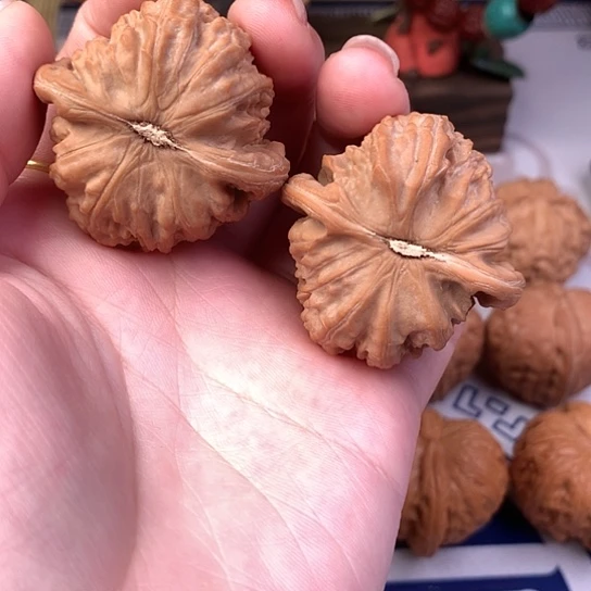 磊***花吊坠文玩核桃白狮子42尺