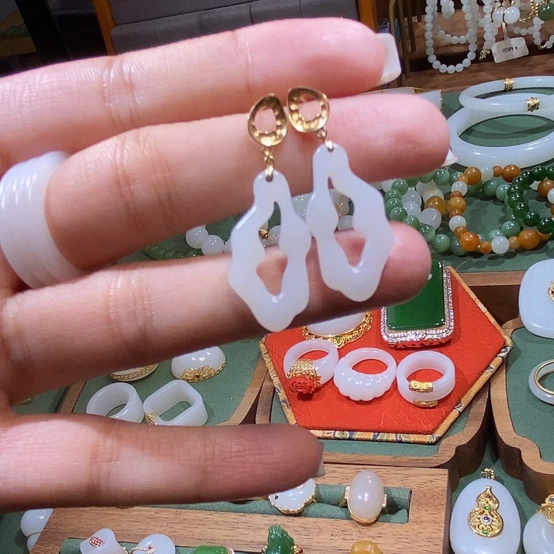 和田玉18K金镶嵌颈饰