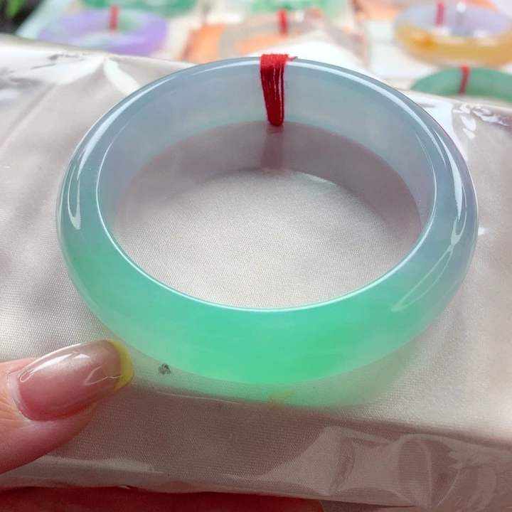 翡翠未镶嵌手镯54.7 莫奈花园种色兼备 灵