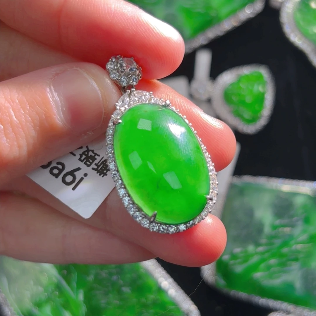 翡翠颈饰银S925镶嵌啊**郎蛋面