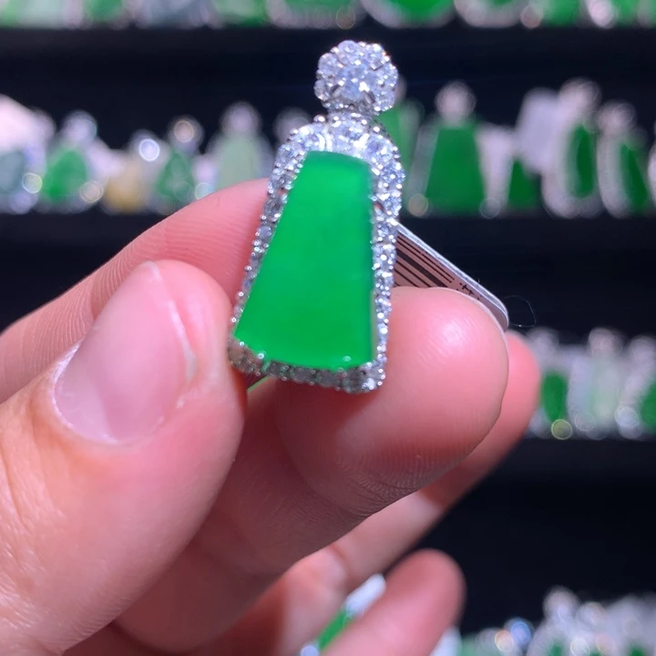 【闪购商品】颈饰银S925镶嵌翡翠天然翡翠