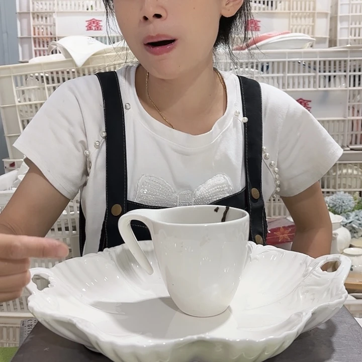 碟我*两个杯一个小号工厂库存微瑕产品