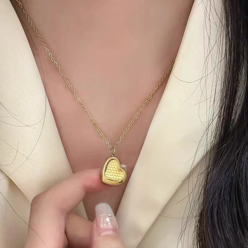 钛钢项链  A082  时尚气质轻奢爱心百搭小众简约素款项链