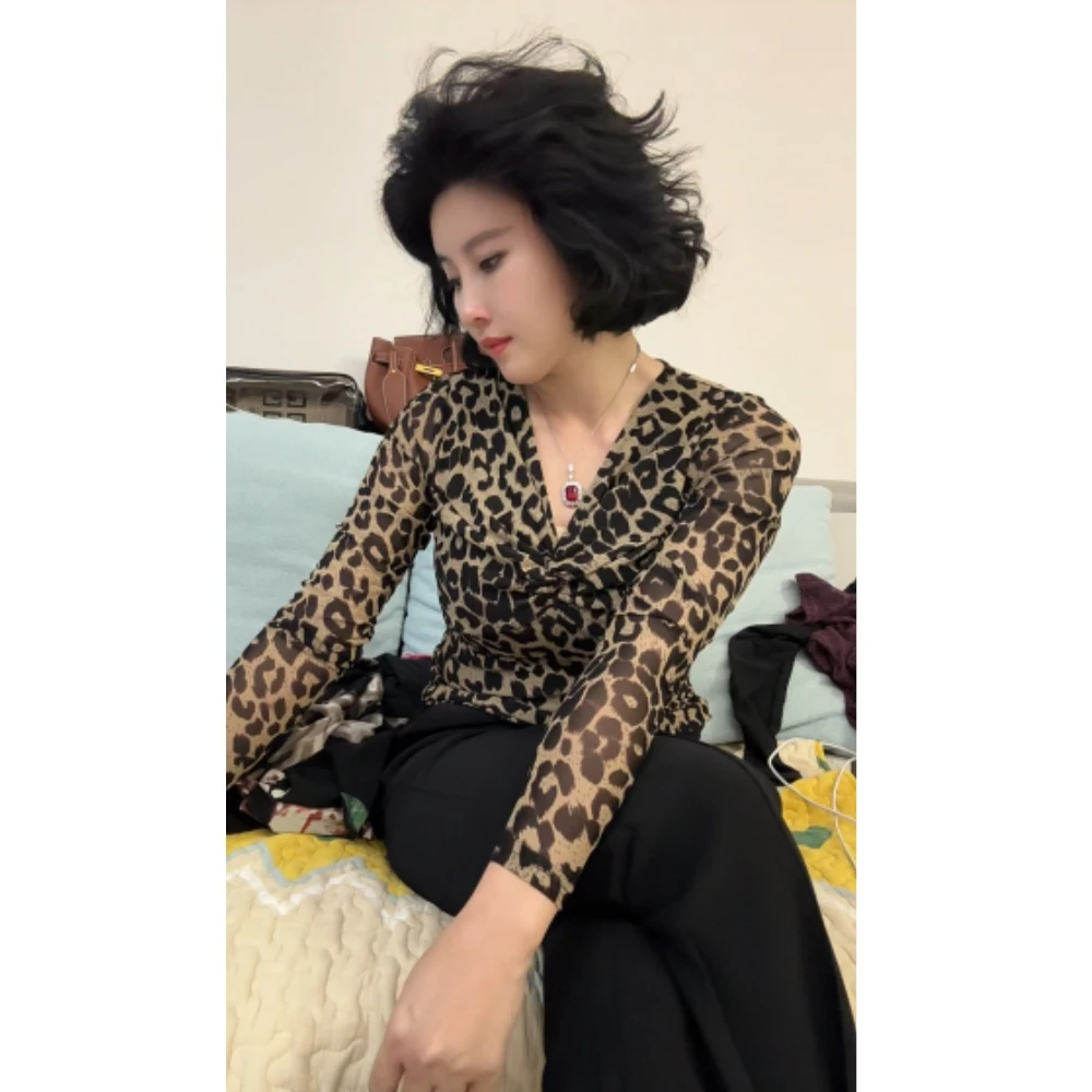【乔奶奶专属】2025年春秋季爆款v领修身长袖网纱T恤交叉打底上衣女