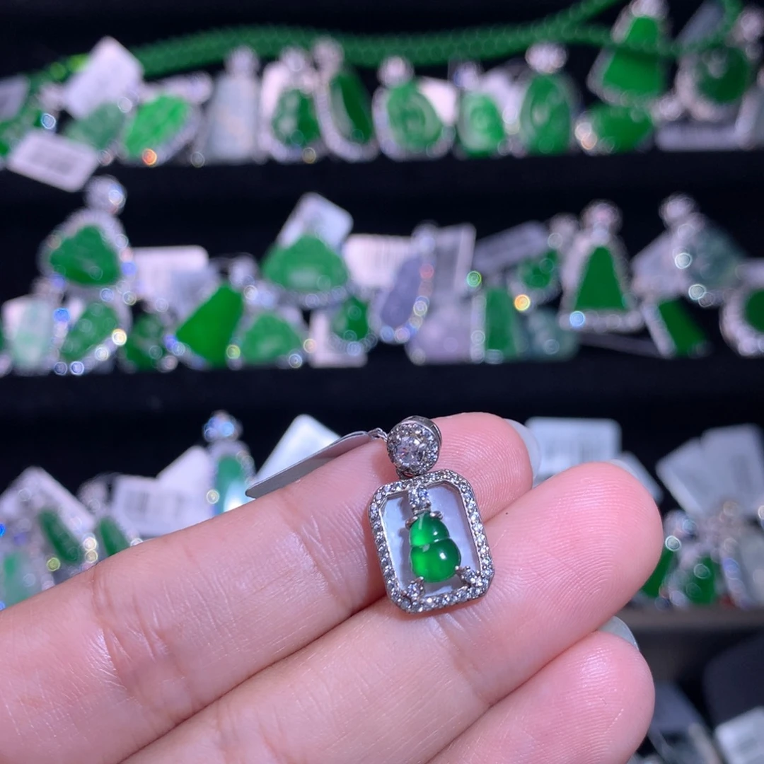 【闪购商品】颈饰银S925镶嵌翡翠叫****