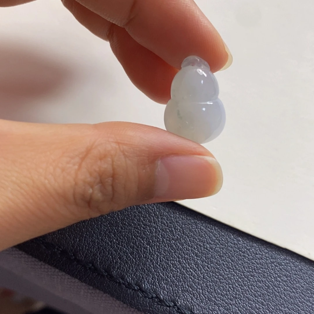 翡翠未镶嵌颈饰冰飘花葫芦