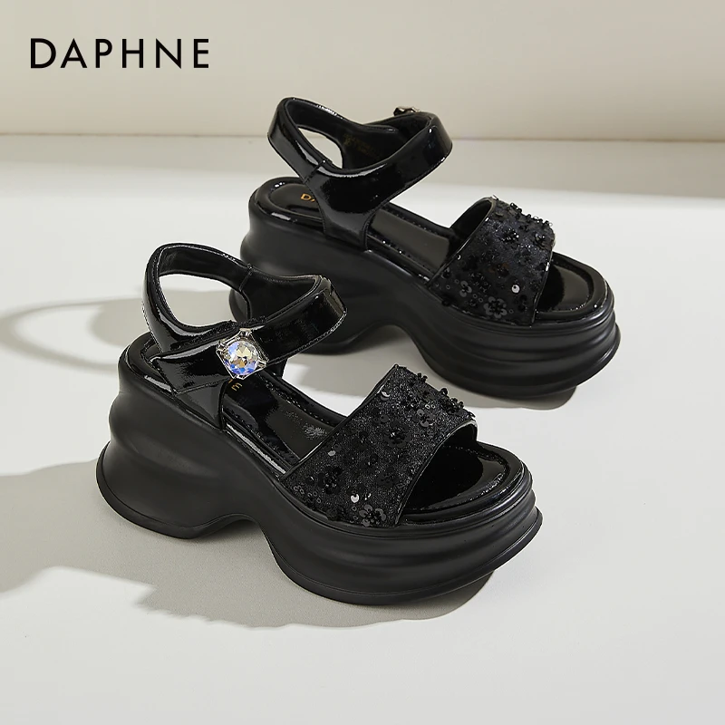 达芙妮厚底松糕凉鞋女新款夏季露趾增高外穿小个子休闲百搭沙滩鞋