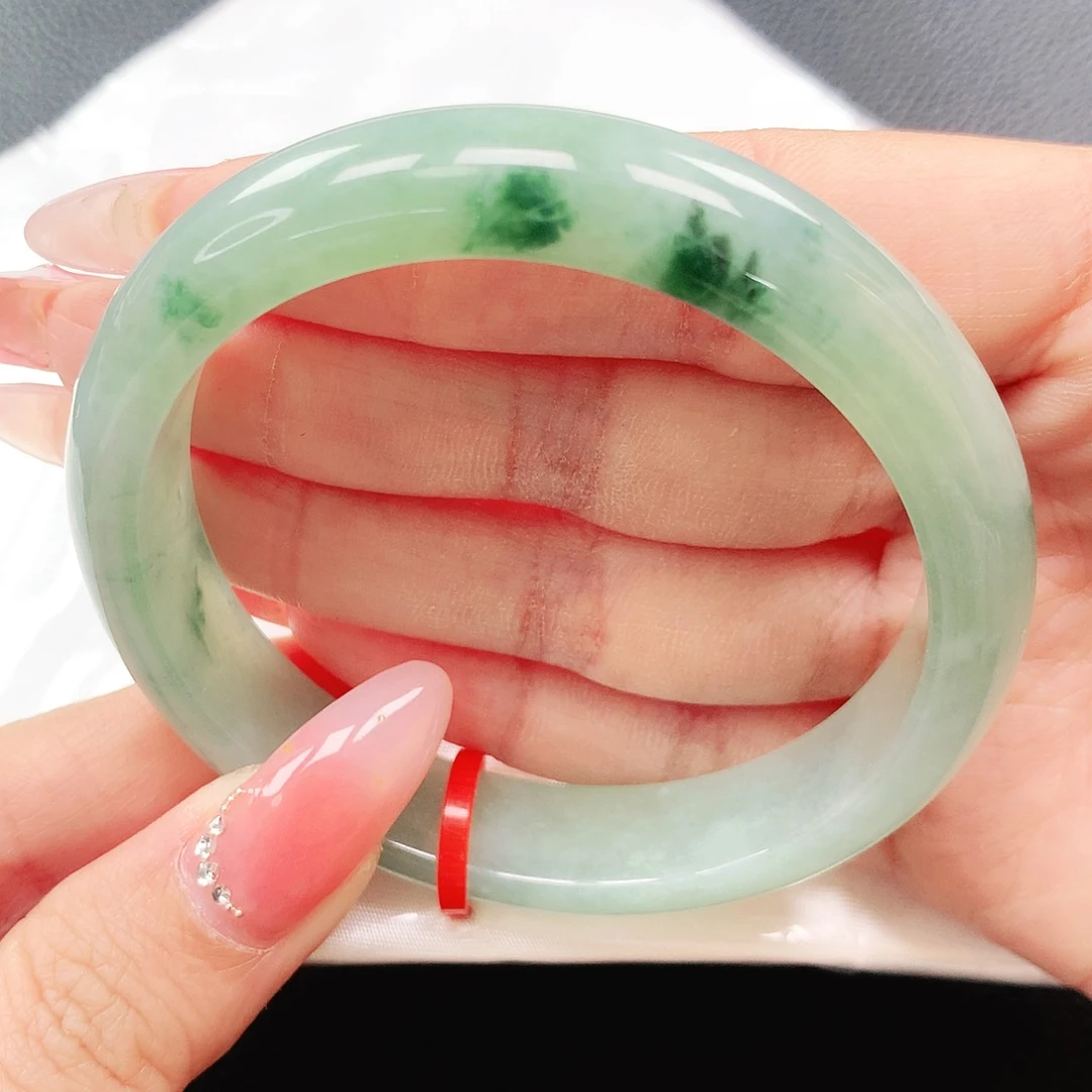 翡翠手镯未镶嵌56圈