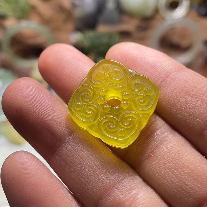 蛇纹石玉未镶嵌珠宝奇石