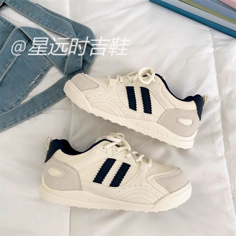 小众设计感休闲透气休闲板鞋小众女2025新款防滑日常百搭运动鞋