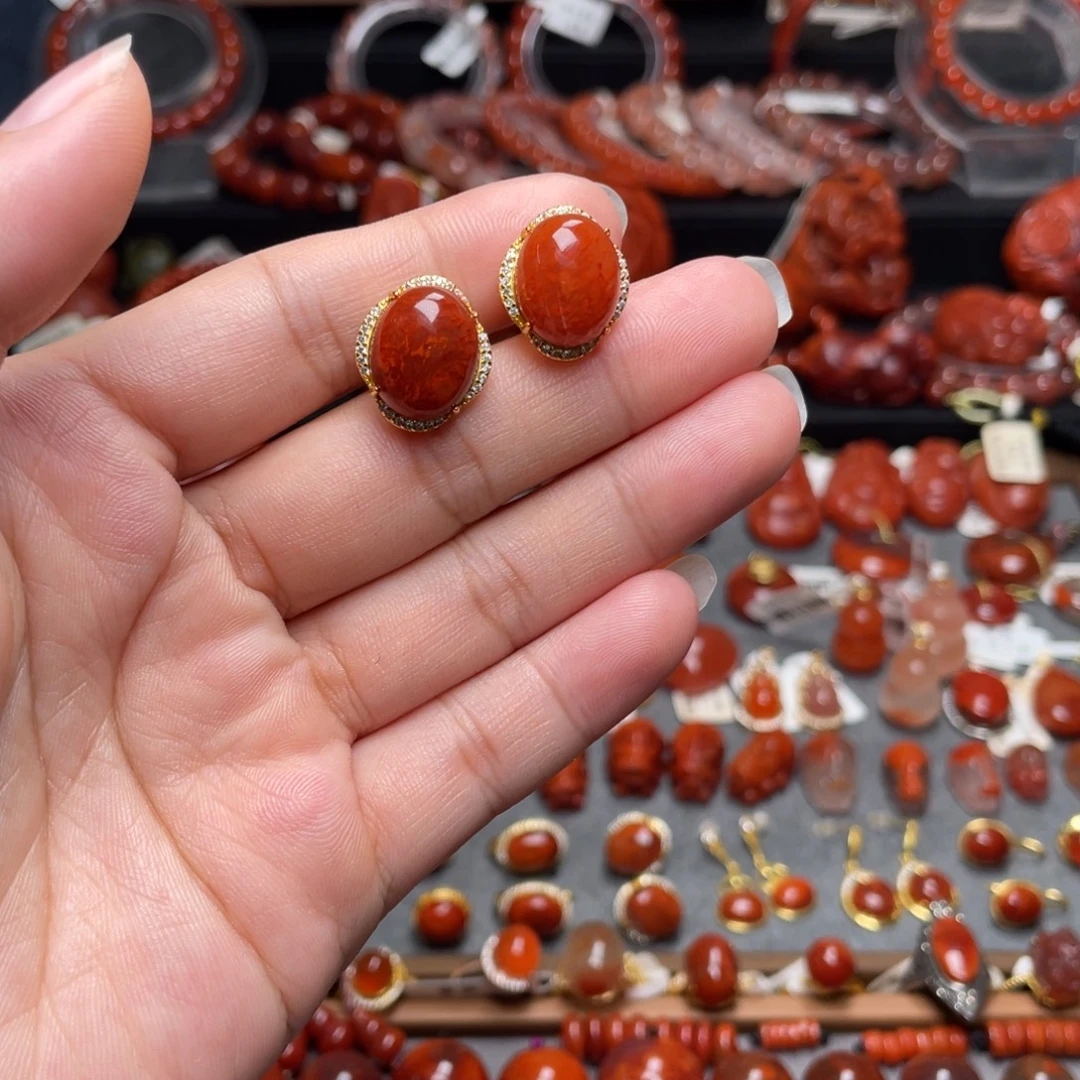 南红玛瑙银S925镶嵌大单面耳钉