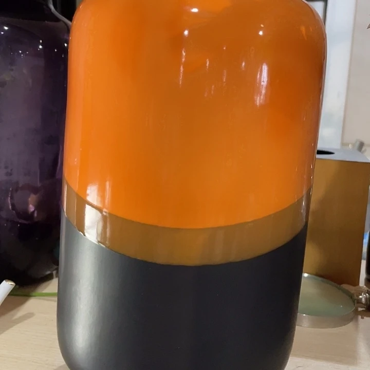 陶瓷花瓶部分（微瑕）