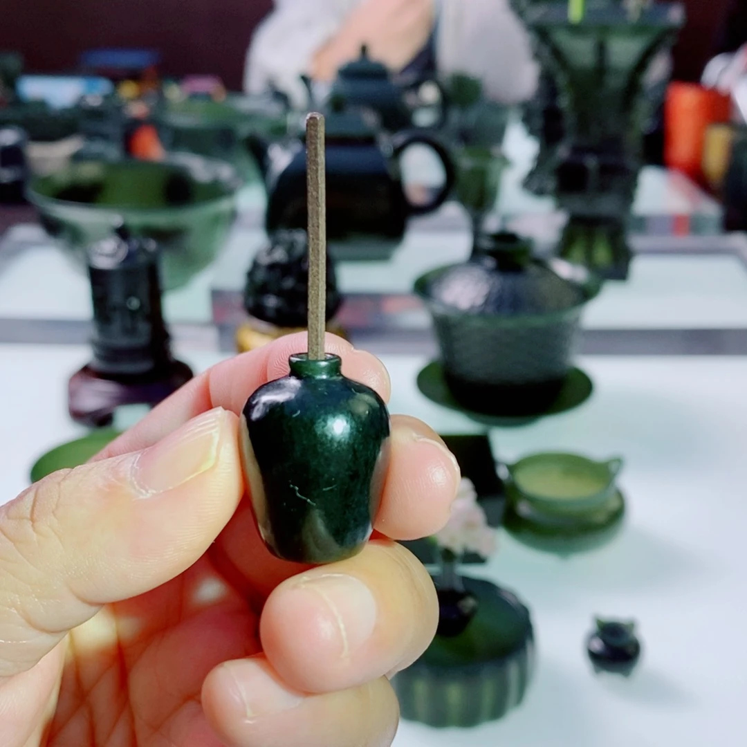 未镶嵌和田玉（青玉）摆件