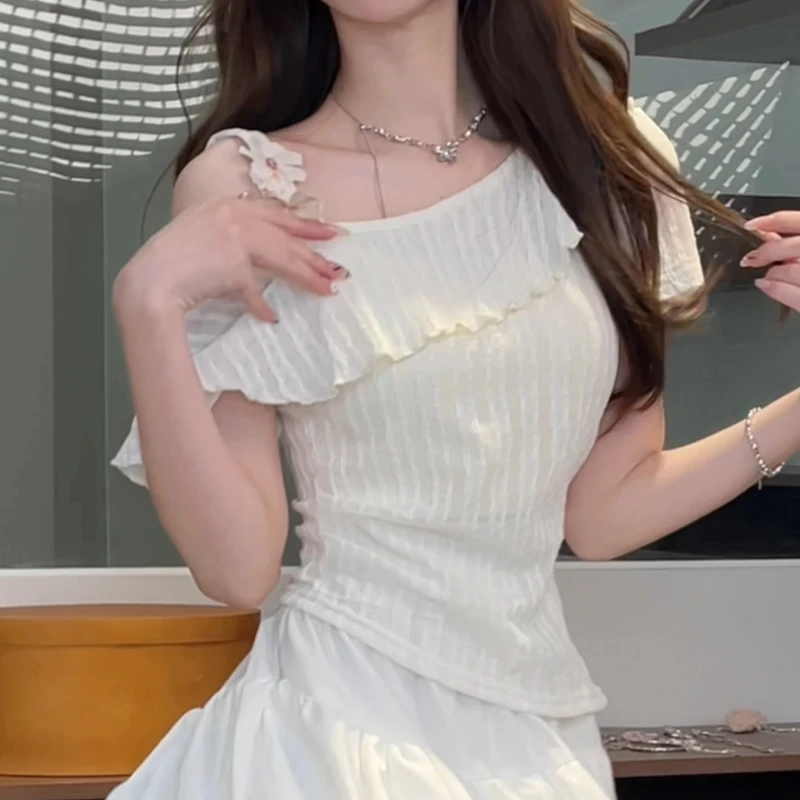 2025夏季新款甜美风花朵吊带斜肩罩衫设计感百搭短袖上衣