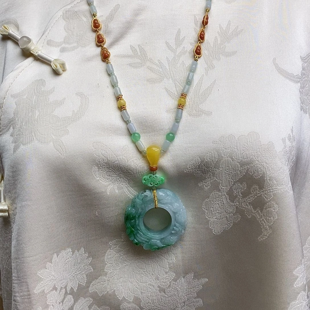 翡翠颈饰未镶嵌天然