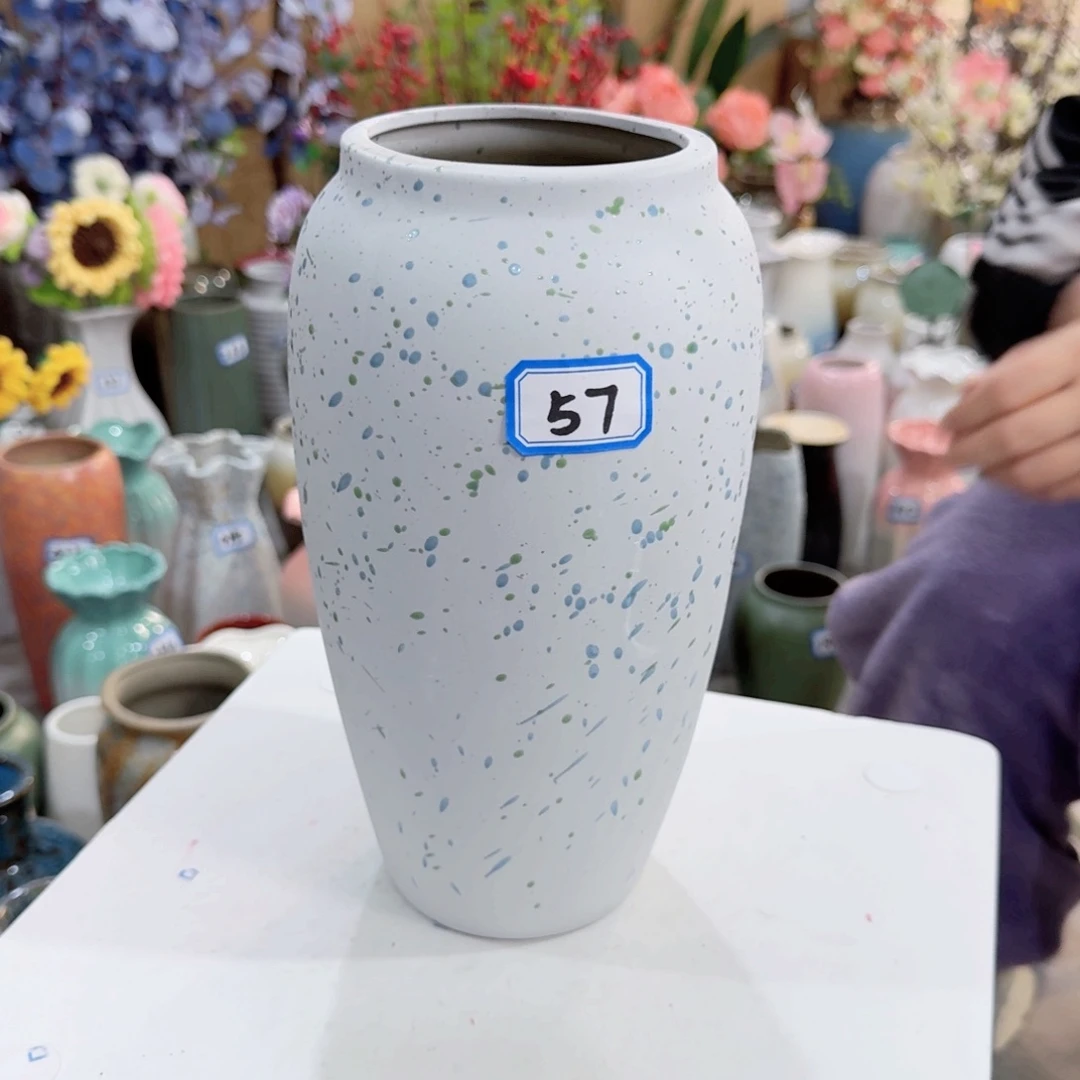 四***呀57号陶瓷高24.5厘米微瑕一个