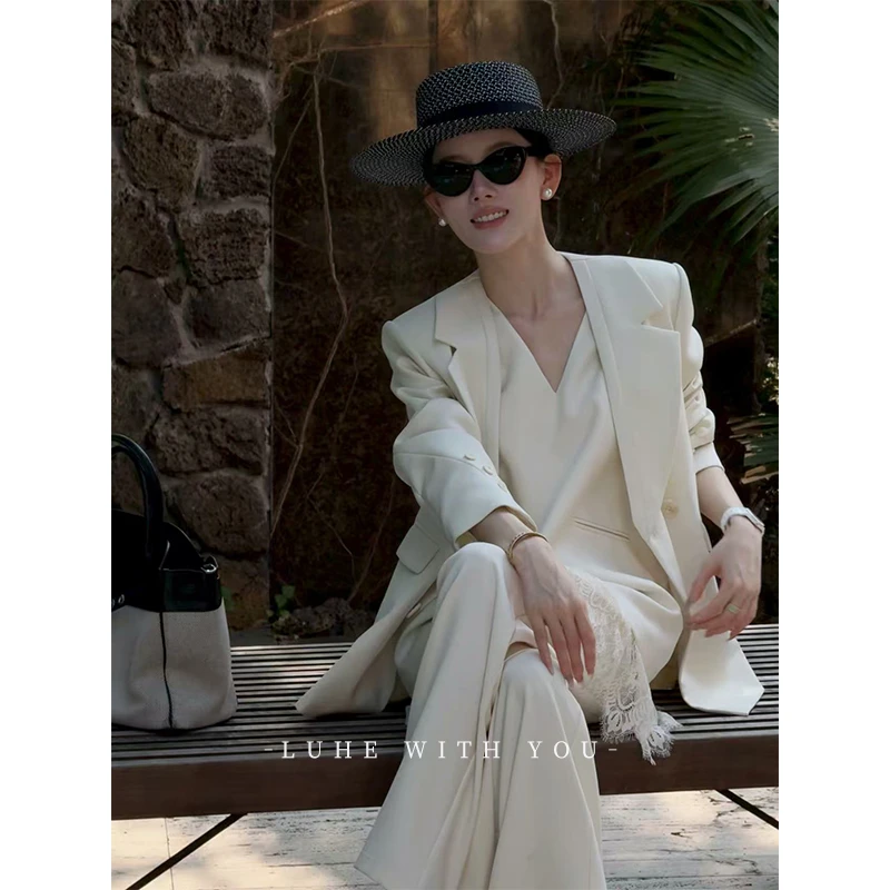 LUHE【比利弗叙事】hehe～静奢西装外套+拼蕾丝V领背心裙+西装裤
