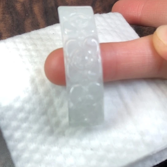 翡翠未镶嵌颈饰缅甸A货，每天下午1点半开播