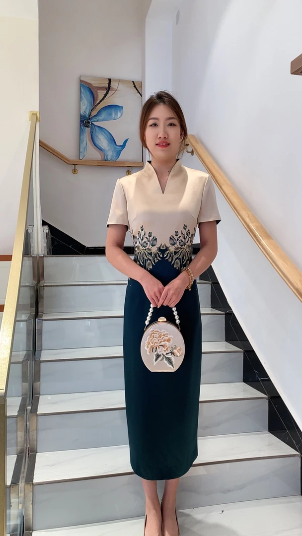 朱紫褕12037衣长120修身显瘦V领高端大气重工刺绣高级醋酸旗袍