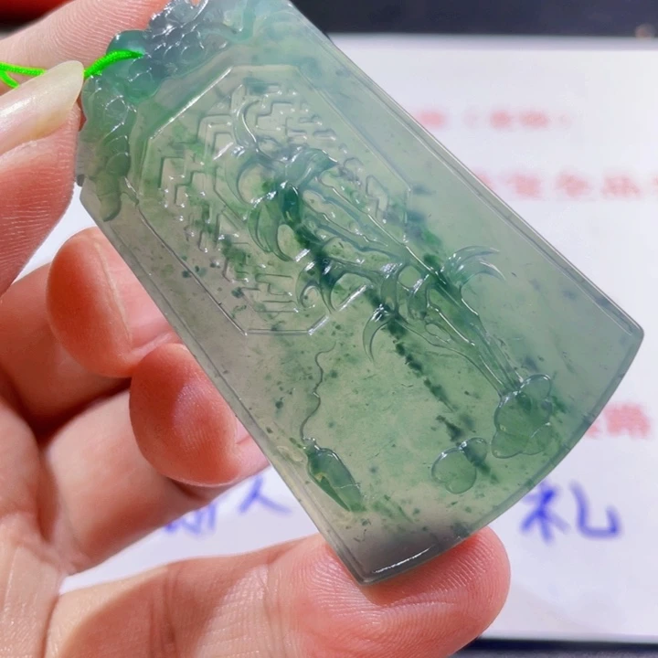 翡翠未镶嵌颈饰13499