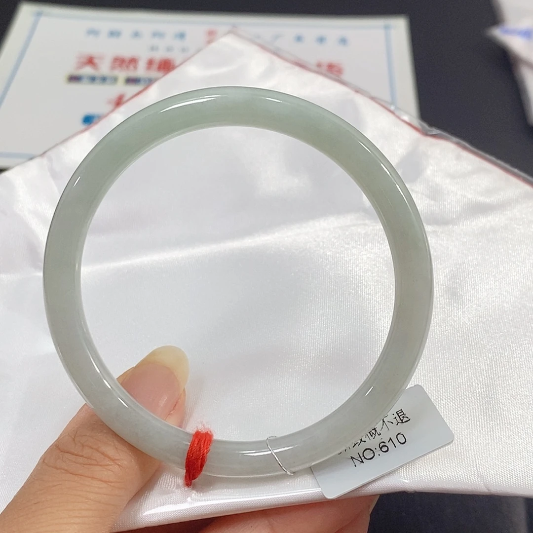 未镶嵌手镯翡翠手镯