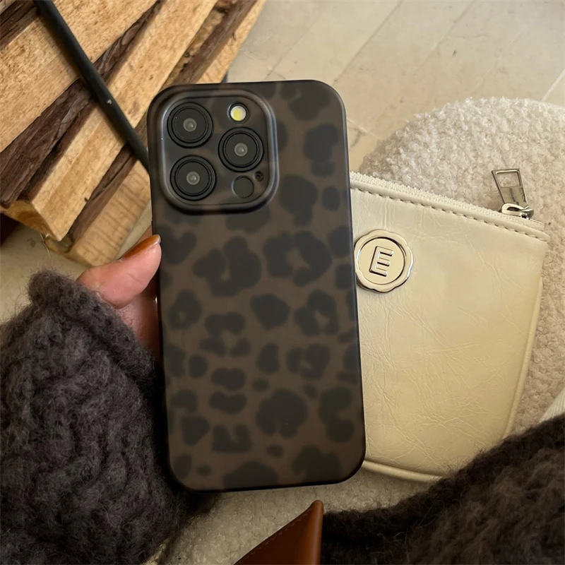 满屏黑棕豹纹苹果16promax手机壳iPhone15新款14小众13套12PM适用