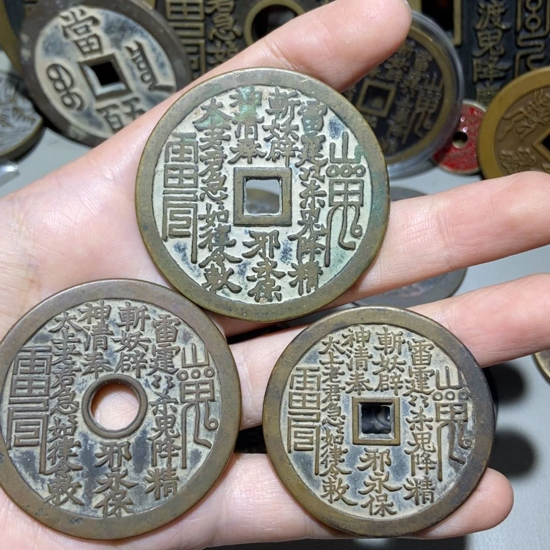 姜***卒铜翻砂铸造现代工艺品