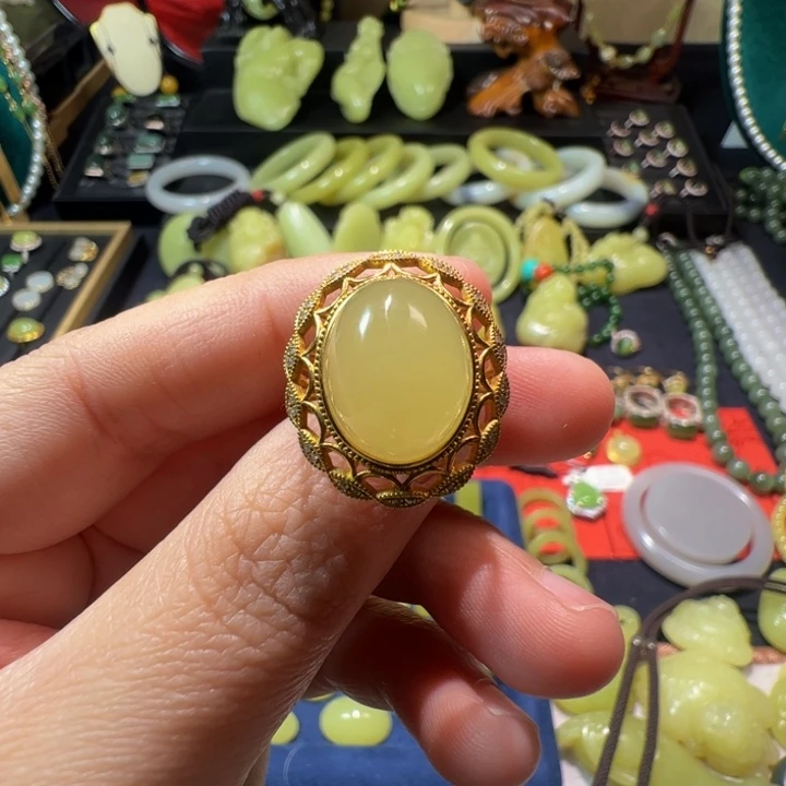 和田玉（黄玉）颈饰18K金镶嵌