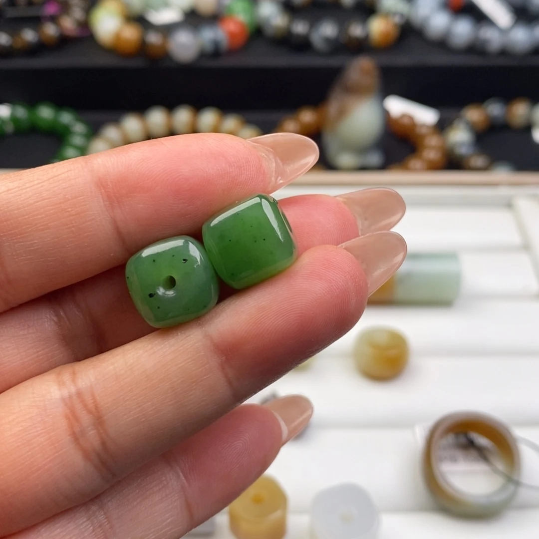 ****メ和田玉未镶嵌颈饰