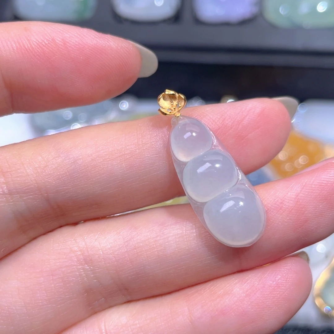 颈饰18K金镶嵌翡翠翡翠