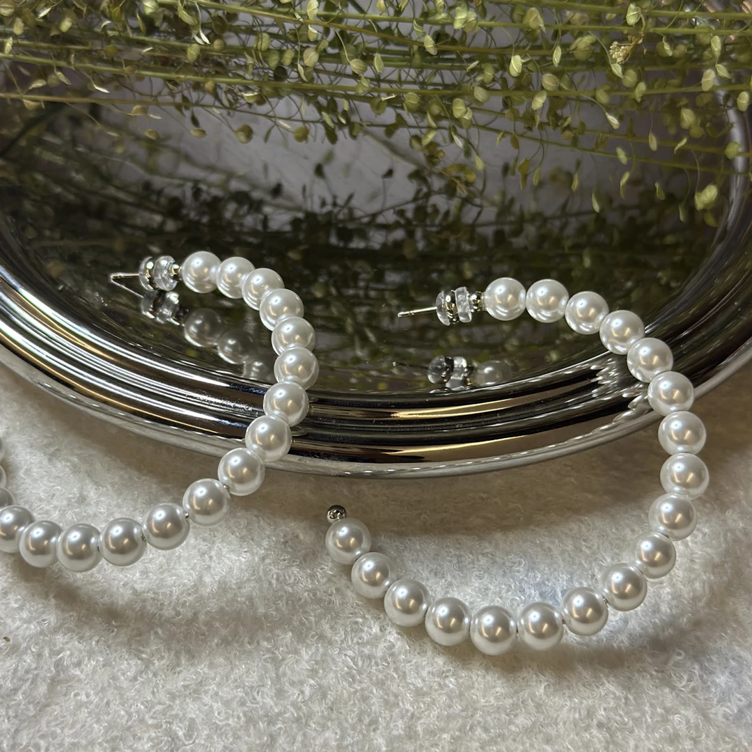 铜合金仿珍珠耳饰 白色小众饰品轻奢时尚大圈气质耳环百搭耳圈