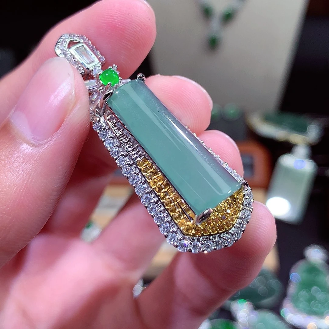 翡翠颈饰未镶嵌挂件