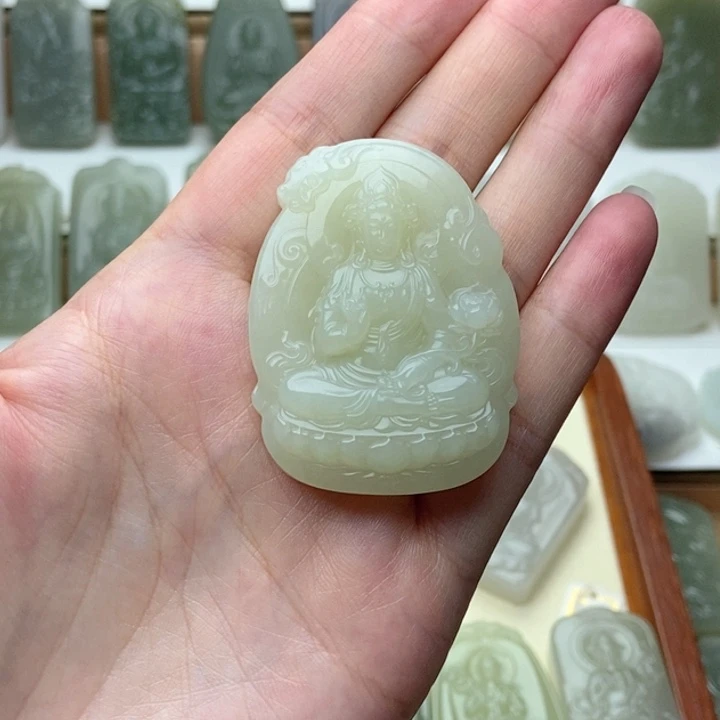 沛***鑫和田玉未镶嵌颈饰