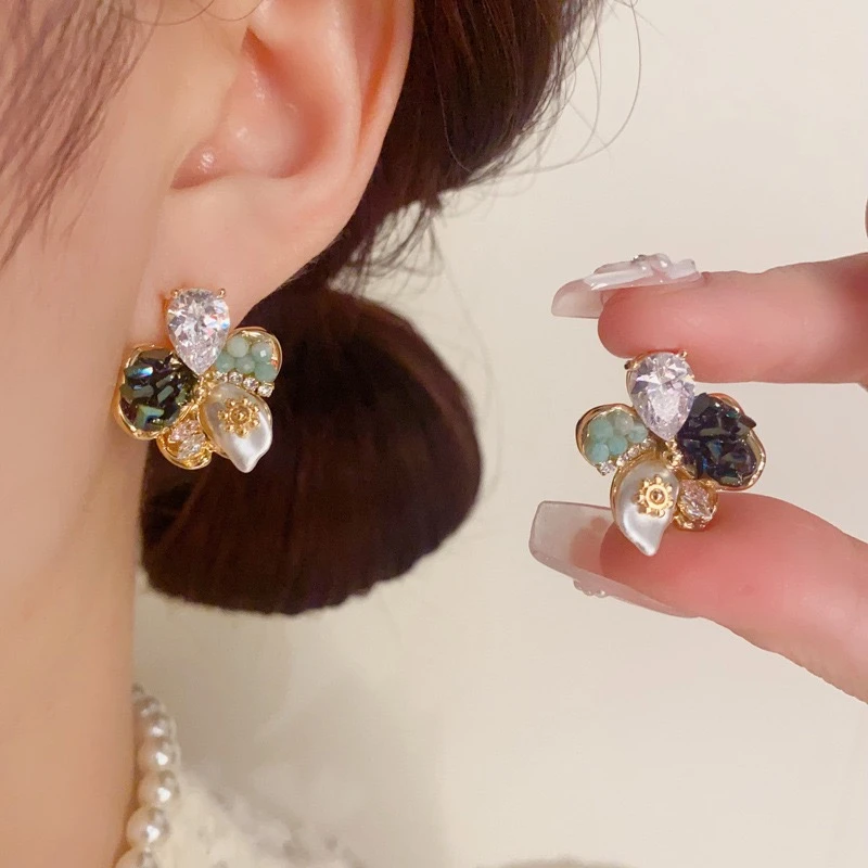 铜合金耳饰 气质时尚超闪手工款花朵耳钉轻奢百搭高级感耳环B75