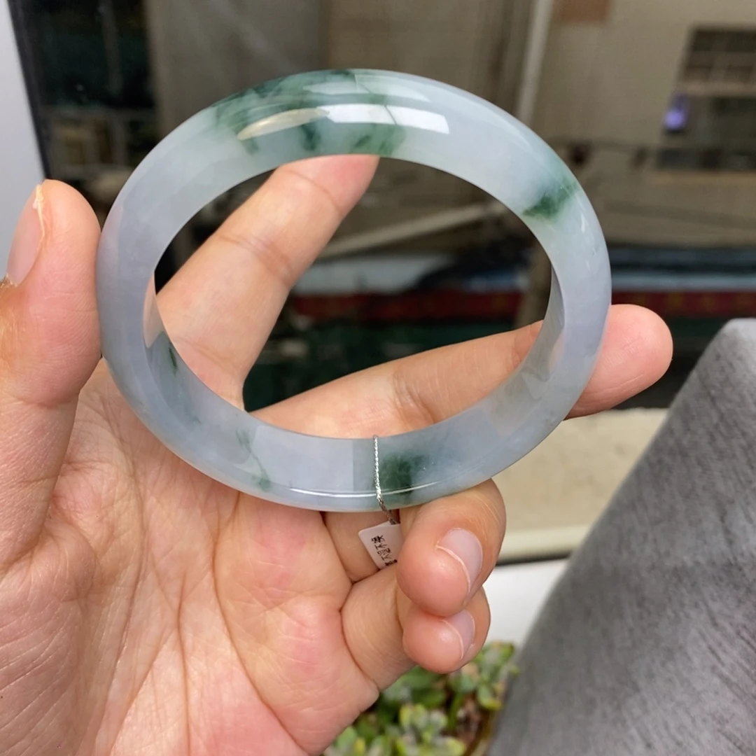 翡翠手镯未镶嵌天然